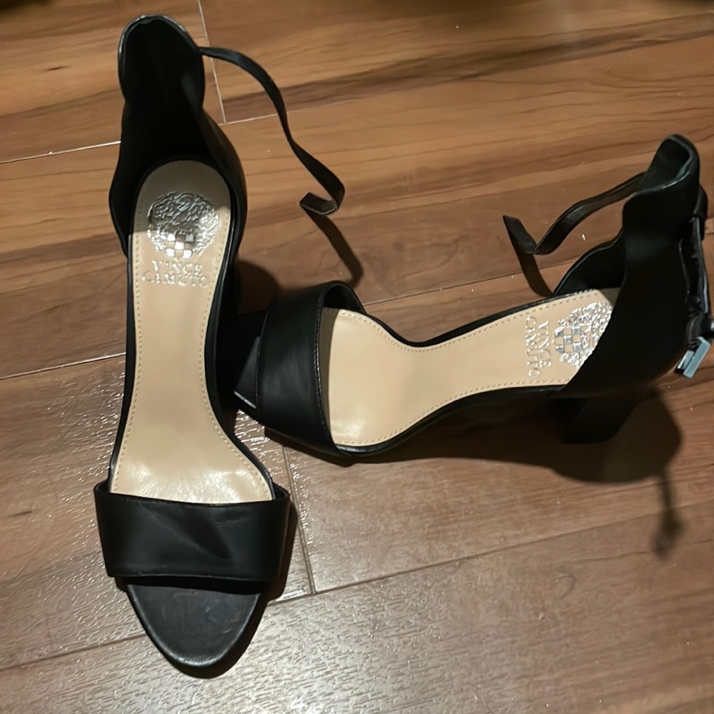 Vince Camuto block heel brand new